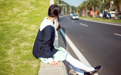 青春定格 雙馬尾少女學生制服的清新邂逅